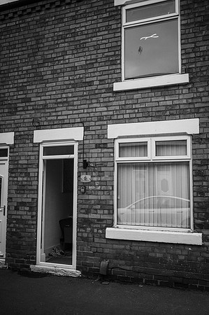 abrahart-newark-mono-159