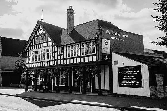cassie-gareth-embankment-mono-6