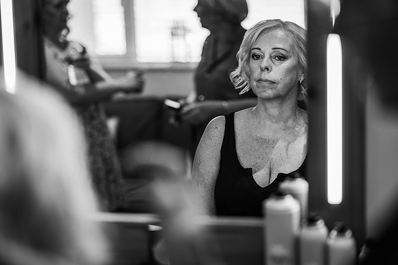 sarah-james-mono-68