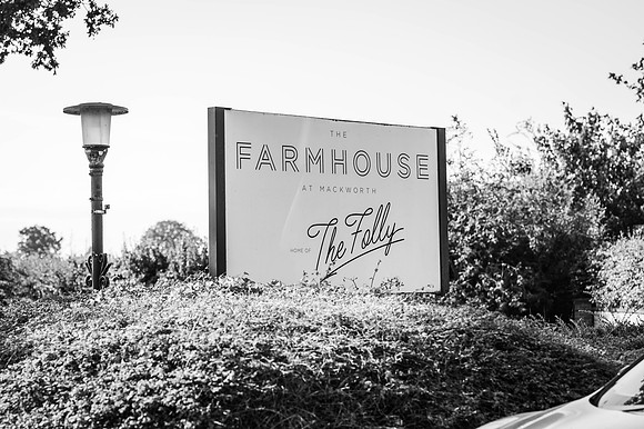 helena-alex-farmhouse-mono