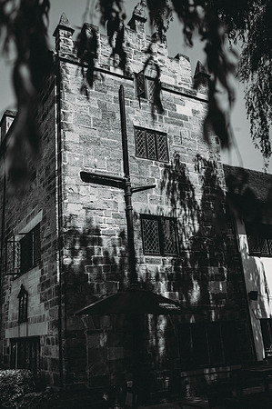 coral-mark-priesthouse-mono-104