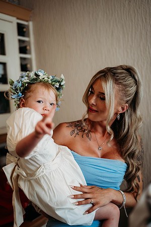 holly-ellis-113