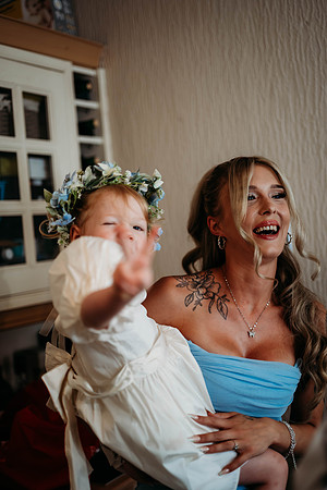 holly-ellis-114