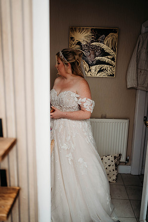 holly-ellis-167