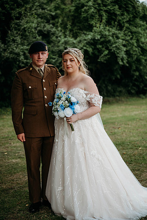 holly-ellis-388