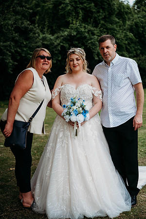 holly-ellis-399