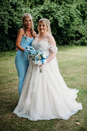 holly-ellis-443