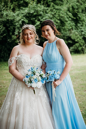 holly-ellis-447