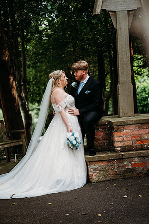 holly-ellis-497