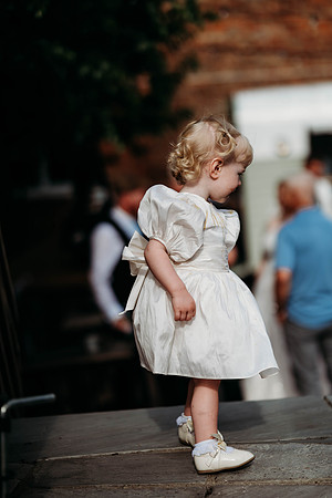 holly-ellis-716