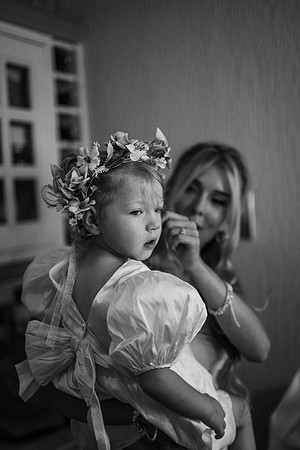holly-ellis-mono-111