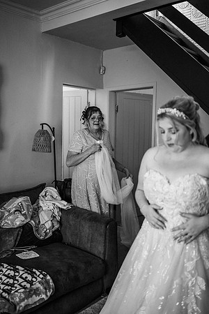 holly-ellis-mono-124
