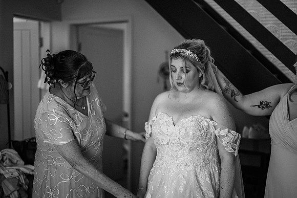 holly-ellis-mono-142