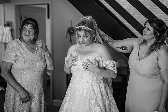 holly-ellis-mono-143