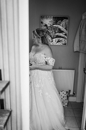 holly-ellis-mono-167