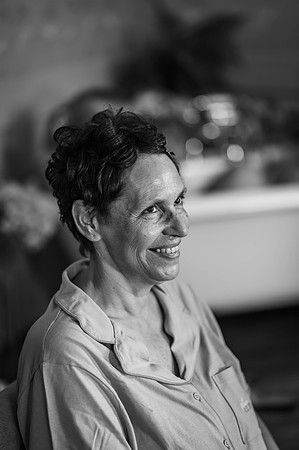 helena-alex-farmhouse-mono-16