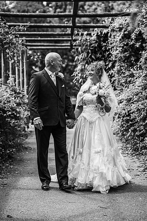 sarah-stuart-mono-160