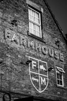 helena-alex-farmhouse-mono-3